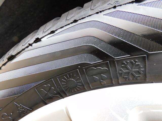 Renault CLIO Estate 0.9 TCe Zen TOPSTAAT! DEALER ONDERHOUDEN! 4 SEIZOENENBANDEN! NAVI! CRUISE! AIRCO! PARKEERSENSOREN!