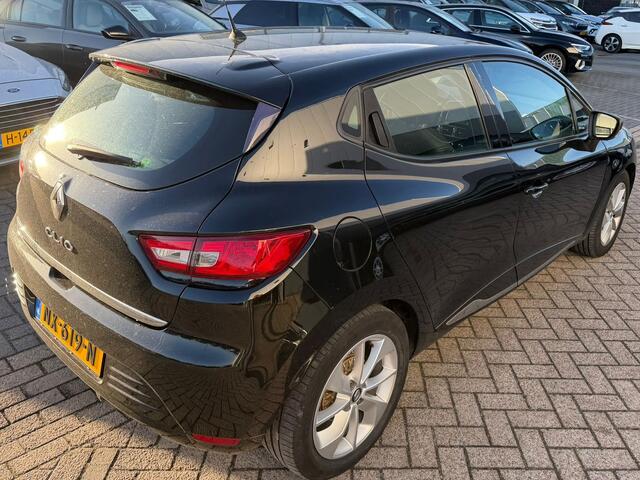 Renault CLIO BWJ 2017 | 1.2 TCe 119PK Zen | TREKHAAK | AIRCO | NAVI | CRUISE | LICHTMETAAL |