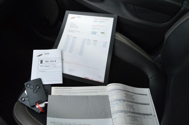 Renault CLIO Estate 0.9 TCe Intens, Trekhaak, Navigatie, Cruise controle