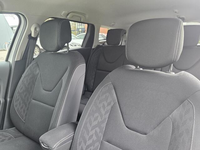 Renault CLIO Estate 0.9 TCe Limited / Navigatie / All Season Banden / Android Auto / 1e Eigenaar / Dealer Onderhouden / Cruise Control / Parkeersensoren /