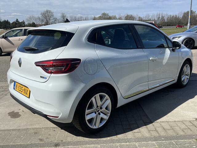 Renault CLIO 1.6 E-Tech Hybrid 140PK Dealer onderhouden / Automaat / AppleCarplay - Android Auto / PDC.Achter / Cruise / Navi / 2e Paasdag open 09.00-17.00 uur