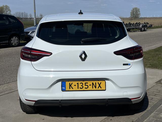 Renault CLIO 1.6 E-Tech Hybrid 140PK Dealer onderhouden / Automaat / AppleCarplay - Android Auto / PDC.Achter / Cruise / Navi / 2e Paasdag open 09.00-17.00 uur