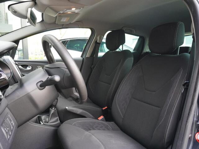 Renault CLIO TCe 90 Limited / 26.000KM / 1E EIGENAAR / NL AUTO / DEALER OND. / NAVI / PDC A / PRIV GLASS / DAB+ / CLIMATE / CRUISE / KEYLESS / BLUETOOTH / START / STOP / 16'' LMV