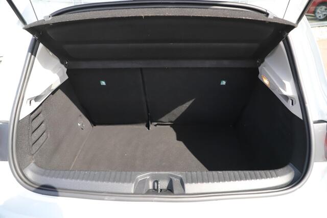 Renault CLIO 1.0 TCe 90 Evolution 15 inch LMV Navigatie Achteruitrijcamera Carplay Android Airco Cruise Control LED Rijstrooksensor Parkeersensor