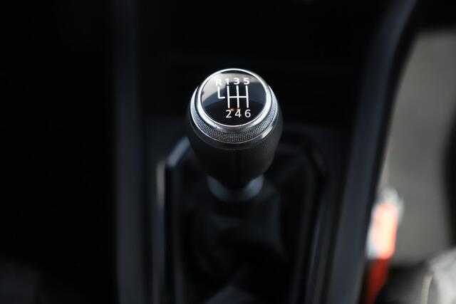 Renault CLIO 1.0 TCe 90 Evolution 15 inch LMV Navigatie Achteruitrijcamera Carplay Android Airco Cruise Control LED Rijstrooksensor Parkeersensor