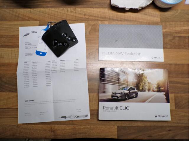 Renault CLIO Estate 1.2 TCe Intens AUTOMAAT TEL NAVI CRUISECONT.....