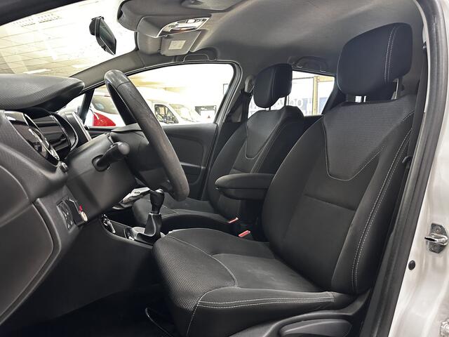 Renault CLIO Estate 0.9 TCe Zen/ Trekhaak/ LED Dagrijverl./ DAB+/ Apple+Android/ Airco/ Navi/ Cruise/ Bluetooth/ Multi.Stuur/ Elek.Pakket/ Isofix/ PDC Achter.
