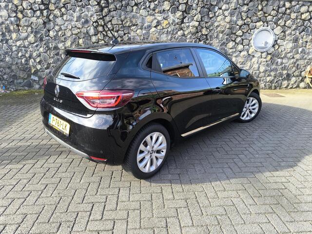 Renault CLIO 1.0 TCe Intens Stoel verwarming, DAB, Carplay, parkdistance, prive glas, 17 inch velgen, cruise + climate control