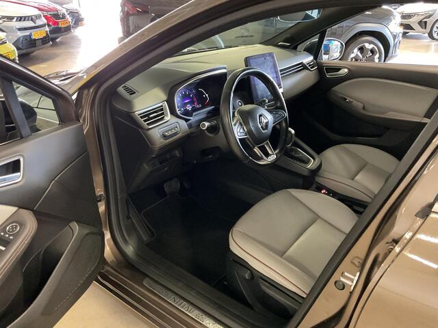 Renault CLIO 1.3 TCe Initiale Paris APPLE CARPLAY ANDROID AUTO / LEDEREN BEKLEDING CLIMATE CONTROLE / CRUISE CONTROLE / NAVIGATIE.