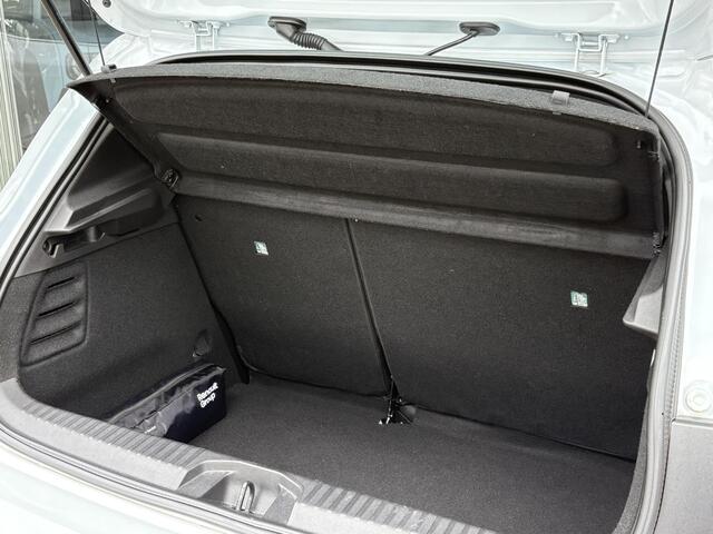 Renault CLIO 1.0 TCe Intens | NAP | 360 Graden camera | Climate Control | Key-less | LED | DAB | Lichtmetaal |