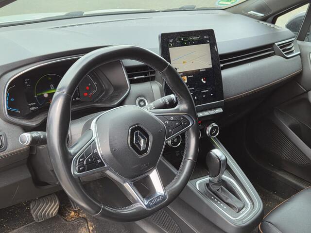 Renault CLIO 1.6 E-Tech Hybrid 140 Initiale Paris | Nieuw binnen | Stoel+stuur verwarming | 360 Camera | Leder |