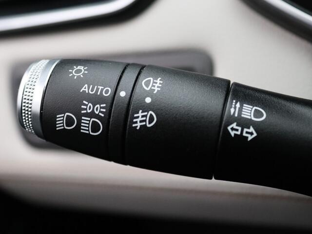 Renault CLIO E-Tech Hybrid 140pk Initiale Paris 360° Camera | Cruise | Navi | Parkeersens. v+a | Bose