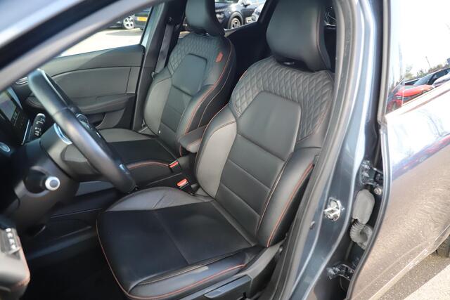 Renault CLIO 1.0 TCe Initiale Paris 101PK Groot Navigatie Achteruitrijcamera Lederen Bekleding 17 inch LMV