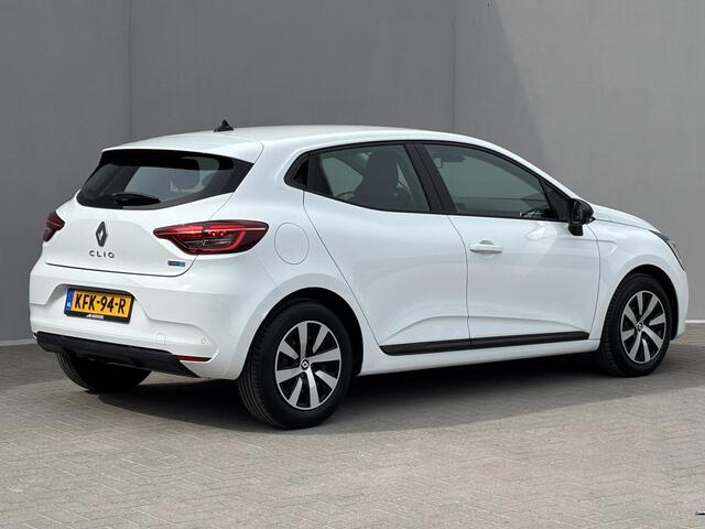Renault CLIO 1.6 E-Tech Hybrid 140 Zen / Automaat / Apple Carplay/Android Auto / Parkeersensoren Achter / Led / DAB / Lane Assist /