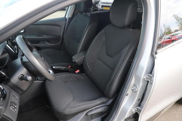 Renault CLIO Estate 0.9 TCe Limited Navigatie Carplay Android 15 inch LMV Airco Cruise Control Parkeersensor
