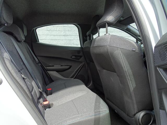 Renault CLIO 1.2 TCe 115 evolution NU 5 JAAR GARANTIE! / PACK NAVIGATION / ALL SEASON BANDEN / METALLIC