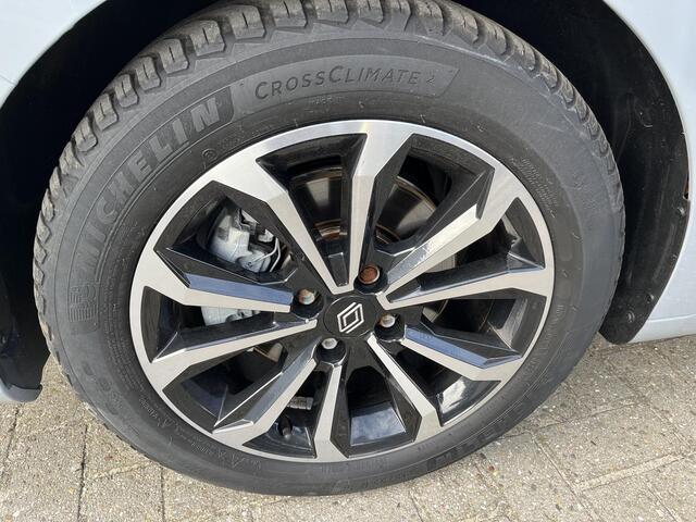 Renault CLIO 1.6 E-Tech Full Hybrid 145 techno / CAMERA 360 / TREKHAAK / PARKEERSENSOREN VOOR EM ACHTER /CROSS CLIMATE ALL SEASON BANDEN