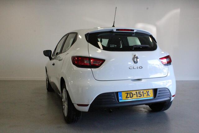 Renault CLIO 0.9 TCe Life | NL-AUTO+N.A.P! | AIRCO | CRUISE | MEDIA/TEL | DAB | ZÉÉR-ZUINIG | CPV |