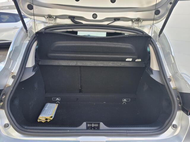 Renault CLIO 0.9 TCe Limited | Dealer Onderhouden | Navigatie | Cruise Control | Parkeersensoren Achter