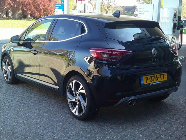 Renault CLIO 1.0 TCe R.S. Line Staat in De Krim