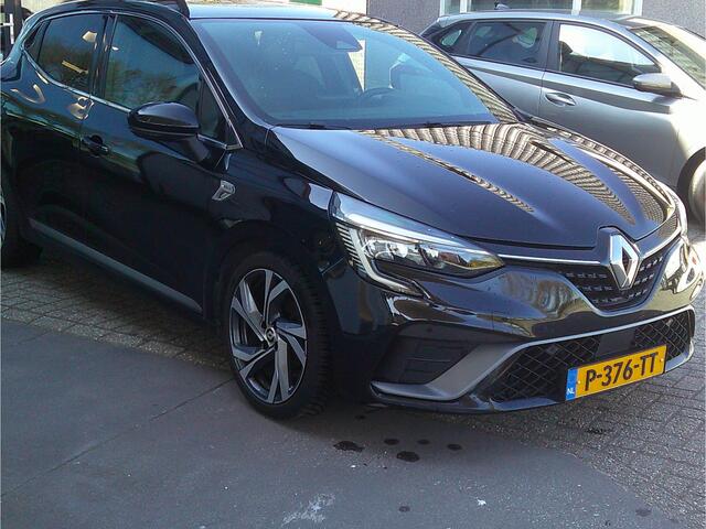Renault CLIO 1.0 TCe R.S. Line Staat in De Krim