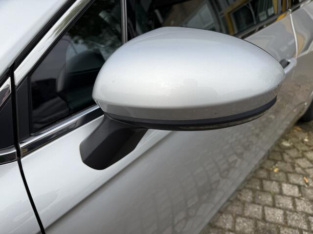 Renault CLIO 1.0 TCe Intens CAMERA TREKHAAK LICHTM.VELGEN PARK.SENSOREN CPV AIRCO ECC