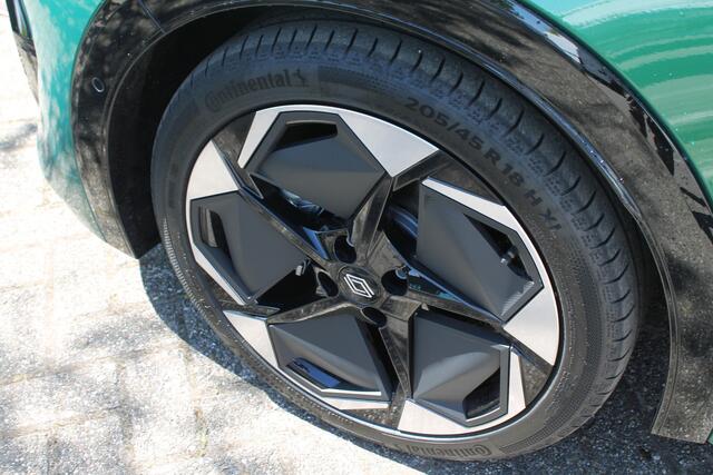 Renault CLIO 1.8 Hybrid 160 AUT techno | Navigatie | Adaptive Cruise | Dode Hoek melding | Stoelverwarming | DEMONSTRATIE AUTO, VRAAG NAAR BESCHIKBAARHEID |