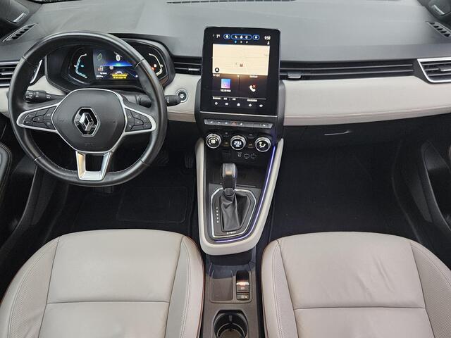 Renault CLIO E-Tech Hybrid 140PK Initiale Paris / BOSE Premium Audio / Lederen Bekleding / Stoel & Stuurverwarming / Apple Carplay & Android Auto / All Season Banden / Trekhaak / Navigatie / Achteruitrijcamera /
