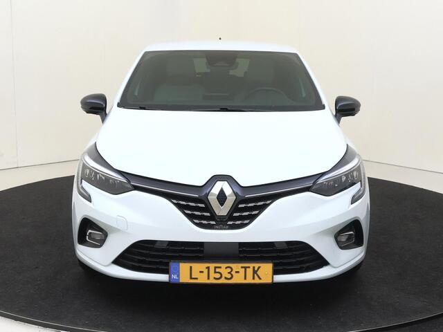 Renault CLIO 1.6 E-Tech Hybrid 140 Initiale Paris | Automaat | Parkeersensoren Voor + Achter | 360 Camera | Navigatie | Verwarmde Voorstoelen | Verwarmd Stuurwiel | Adaptieve Cruise Control