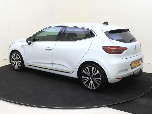 Renault CLIO 1.6 E-Tech Hybrid 140 Initiale Paris | Automaat | Parkeersensoren Voor + Achter | 360 Camera | Navigatie | Verwarmde Voorstoelen | Verwarmd Stuurwiel | Adaptieve Cruise Control