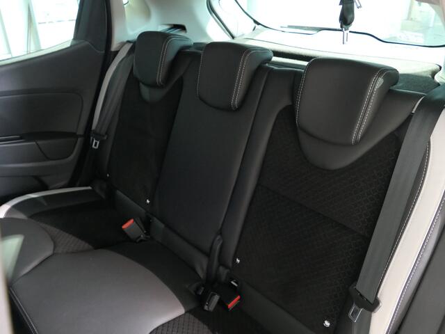 Renault CLIO 1.2 TCe Bose - Dealer onderhouden! - Camera - Stoelverwarming - Navi - Cruise