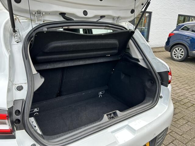 Renault CLIO 0.9 TCe Intens | DAB RADIO | AFNEEMBARE TREKHAAK | NAVIGATIE | BLUETOOTH