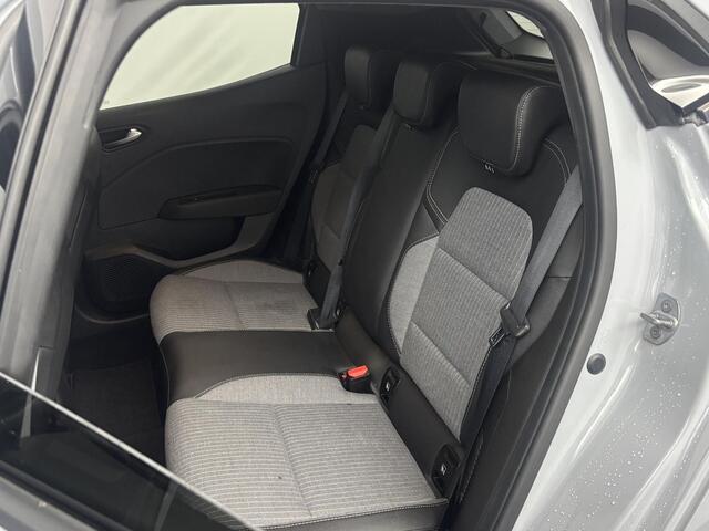 Renault CLIO 1.6 E-Tech Full Hybrid 145 techno | Stoelverwarming | Apple CarPlay / Android Auto | Achteruitrijcamera | Climate Control |