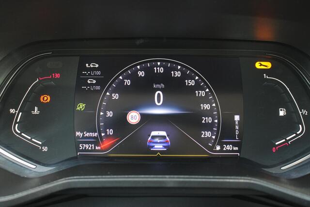 Renault CLIO 1.0 TCe Intens Automaat | Parkeersensoren voor en achter | Trekhaak | Camera | All season banden