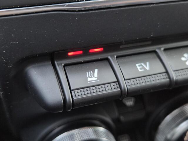Renault CLIO 1.6 E-Tech Full Hybrid 145 techno / Fabrieksgarantie tot 09-2027 / All season banden / Rondomzicht camera / Stuur- & Stoelverwarming / Cruise control / Keyless Entry/Start / Navigatie / Apple Carplay Android Auto / Parkeersensoren voor en achter /