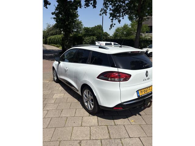 Renault CLIO Estate 0.9 TCe Limited Mooie complete auto met navigatie en cruise control en een trekhaak