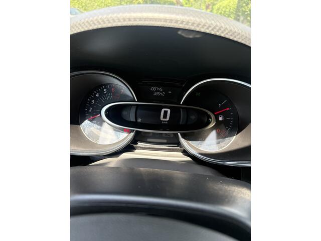 Renault CLIO Estate 0.9 TCe Limited Mooie complete auto met navigatie en cruise control en een trekhaak