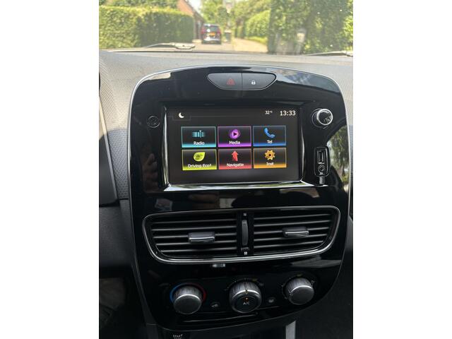 Renault CLIO Estate 0.9 TCe Limited Mooie complete auto met navigatie en cruise control en een trekhaak