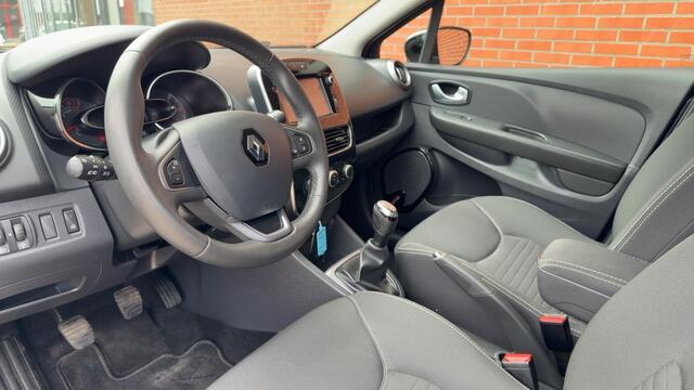 Renault CLIO 0.9 TCe Limited Airco Navigatie Nieuwe banden Nieuwe remmen