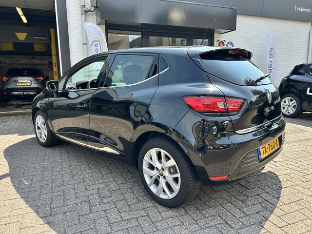 Renault CLIO 0.9 TCe Limited | PARKEERSENSOREN | NAVIGATIE | BLUETOOTH | AFNEEMBARE TREKHAAK |