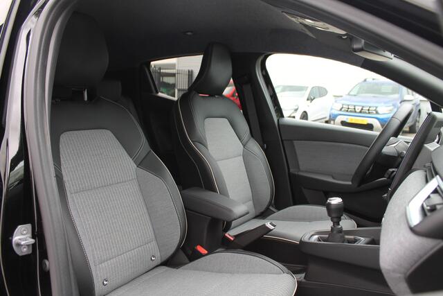 Renault CLIO 1.0 TCe 90 PK GPF techno | 17'' Velgen | Camera achter | Draadloze lader | ECC |