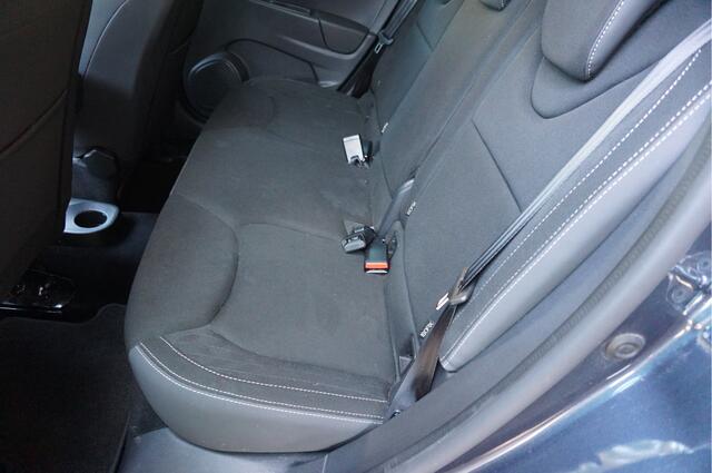 Renault CLIO 0.9 TCe Limited Trekhaak Navigatie Airco