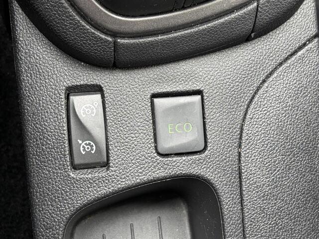 Renault CLIO Estate TCe 90 Limited / Navigatie / Trekhaak (1200 KG) / Parkeersensoren achter / DAB radio / Bluetooth