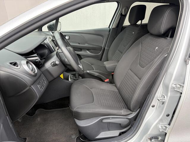 Renault CLIO Estate TCe 90 Limited / Navigatie / Trekhaak (1200 KG) / Parkeersensoren achter / DAB radio / Bluetooth