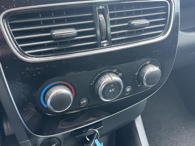 Renault CLIO 0.9 TCe Limited | Navigatie | Bluetooth | Trekhaak | Cruise control
