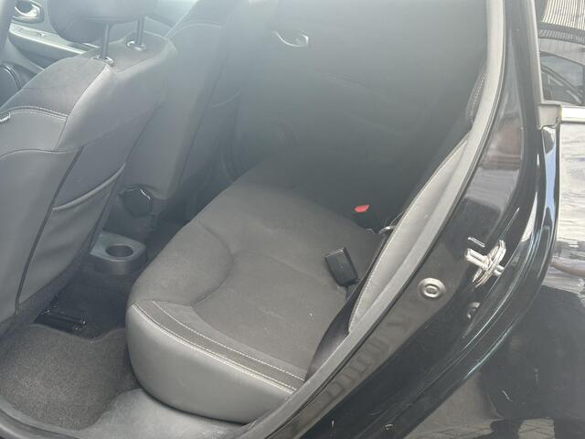 Renault CLIO Estate 0.9 TCe Limited | Navigatie | Parkeersensoren Achter | Cruise Control | Volledig Dealeronderhouden |
