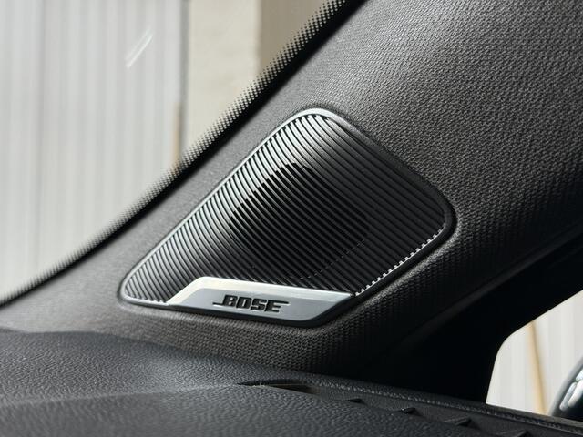 Renault CLIO 1.0 TCe 100pk Edition One | Groot navi | Bose | Camera | Stoel & Stuur verwarming | Carplay 100% Dealer onderhouden!