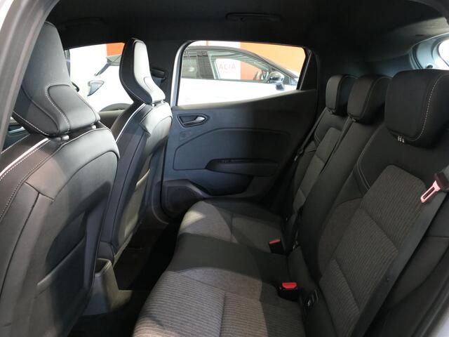 Renault CLIO 1.3 TCe Intens - Trekhaak - Allseasons - Camera - Sensor V+A