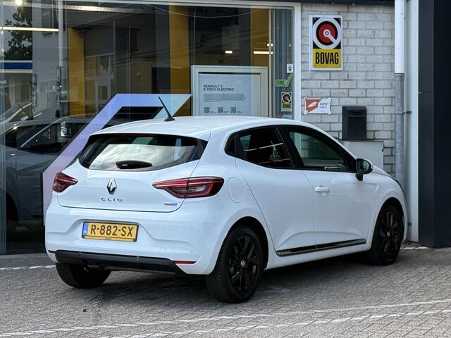 Renault CLIO 1.6 E-Tech Hybrid 140 Zen | Navigatie | Cruise Control | Parkeersensoren | LED | DAB | Lichtmetaal |