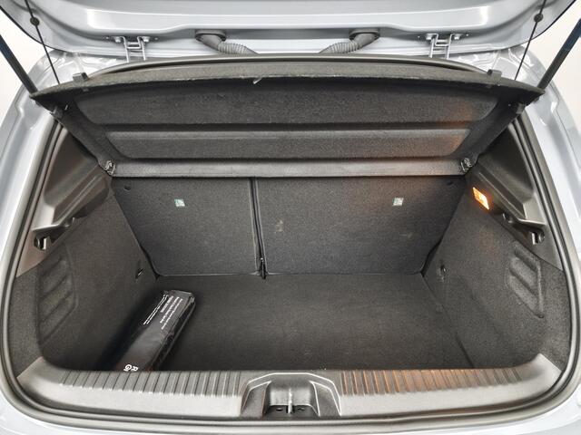 Renault CLIO 1.6 E-Tech Full Hybrid 145 Techno | Navigatie | Camera | Climate Control | All-Season Banden |